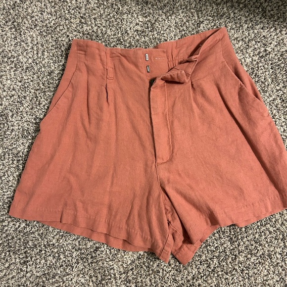 Abercrombie & Fitch tailored linen shorts, size small, salmon color - Picture 1 of 7